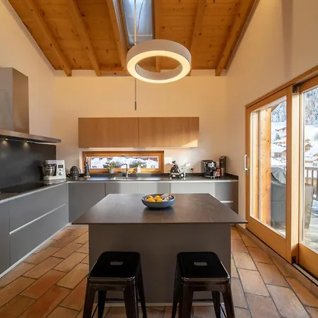 5br Iconic Chalet